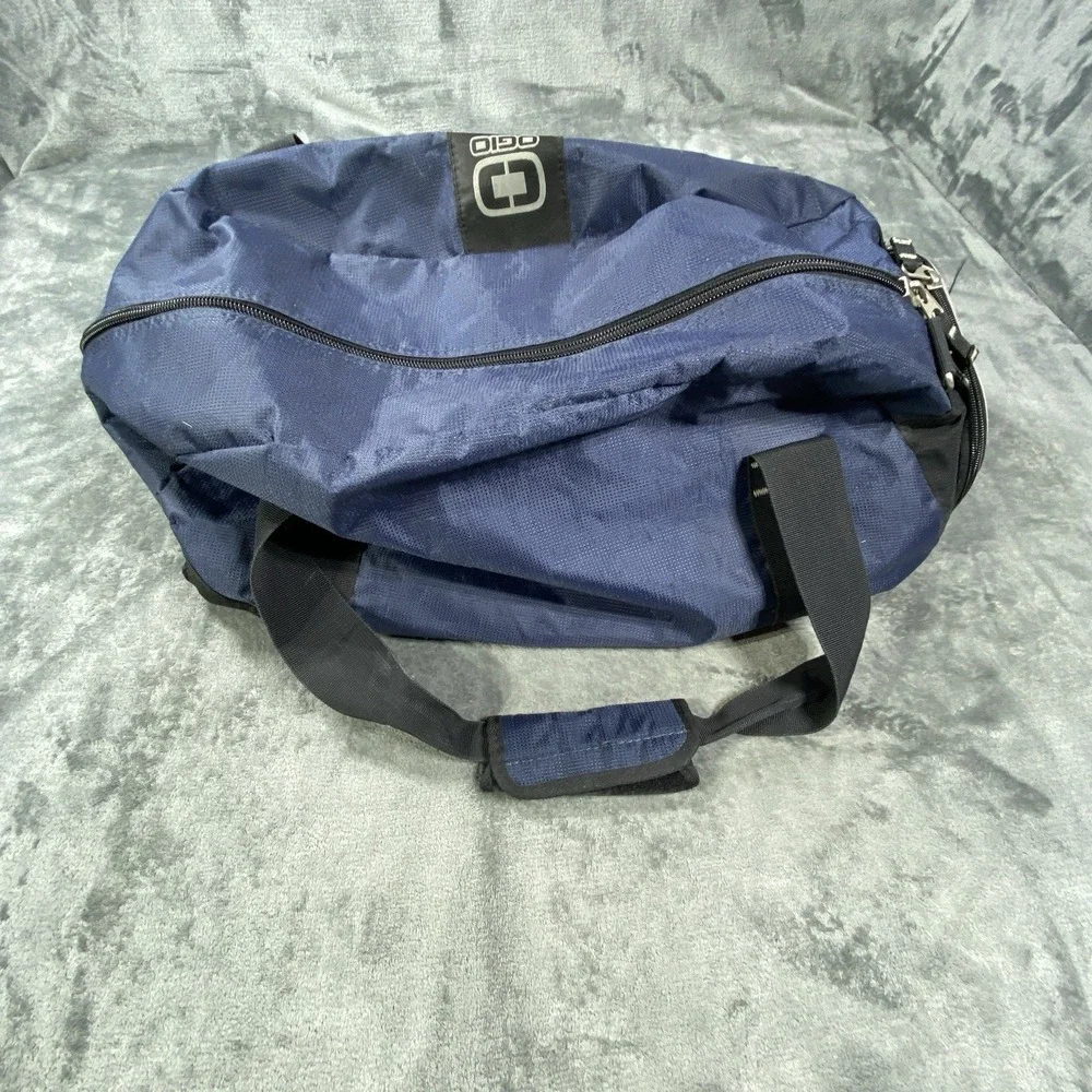 OGIO Navy Duffle Bag Sports Gear Gym Straps Air Liquide Performace Travel Canvas